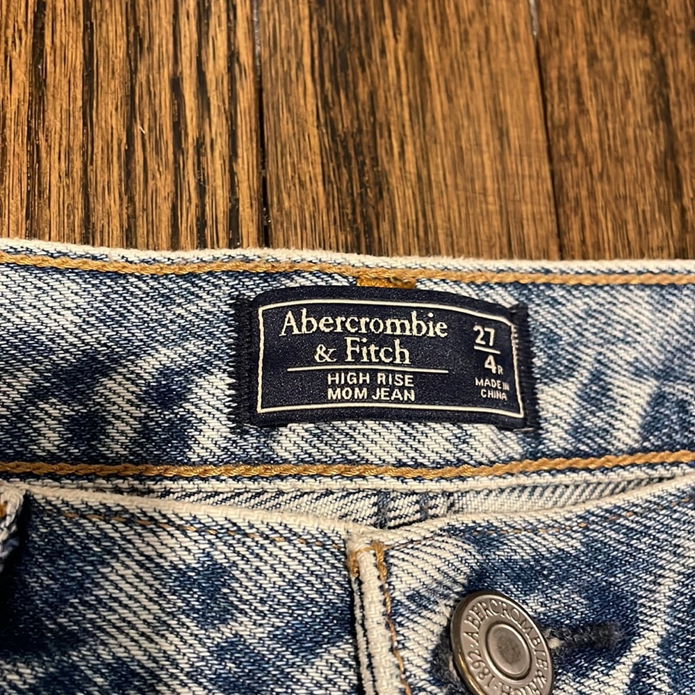 Abercrombie High Rise 80’s Jeans - Picture 4 of 5